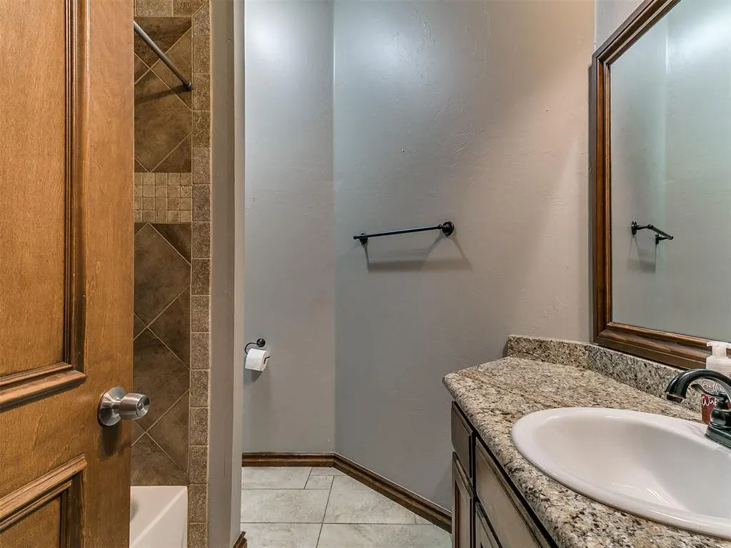 Photo 12 — 18228 Bridlington Drive, Edmond, OK 73012