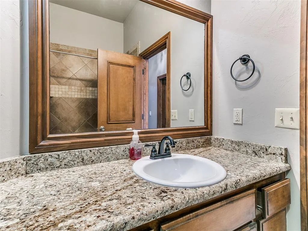 Photo 14 — 18228 Bridlington Drive, Edmond, OK 73012