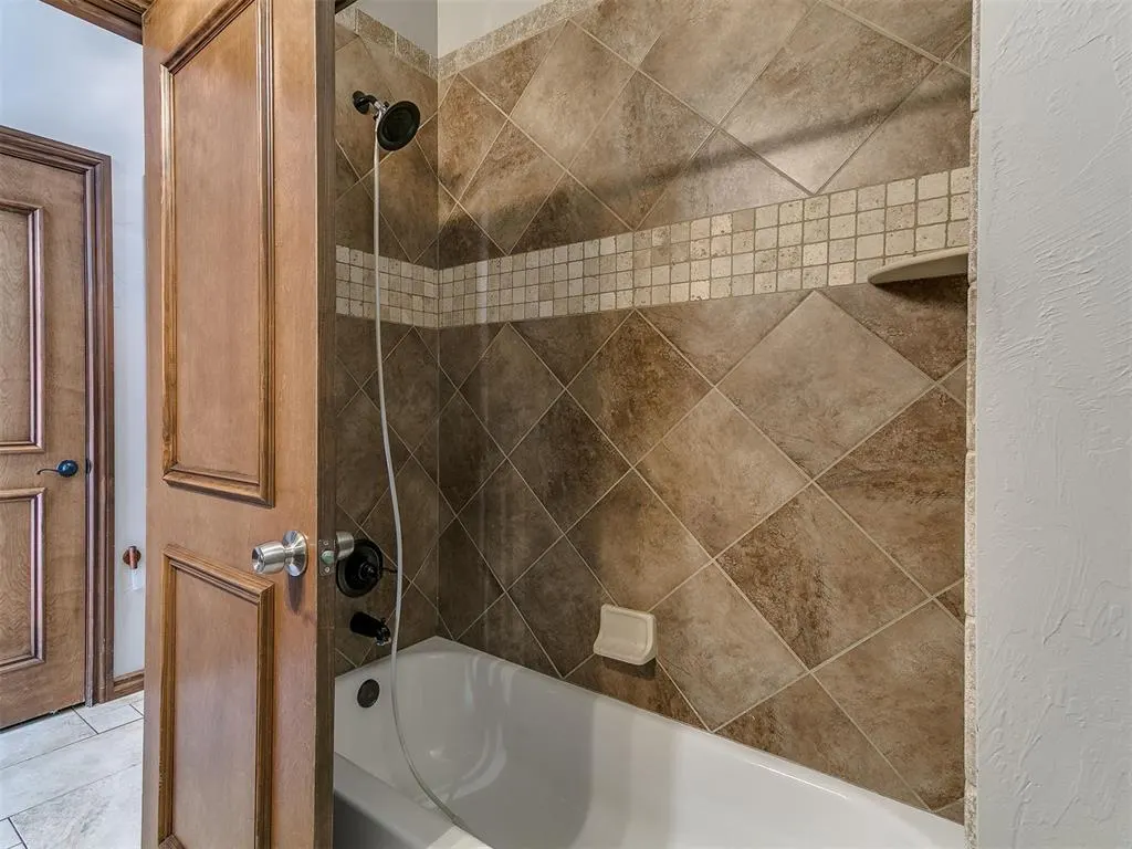 Photo 15 — 18228 Bridlington Drive, Edmond, OK 73012