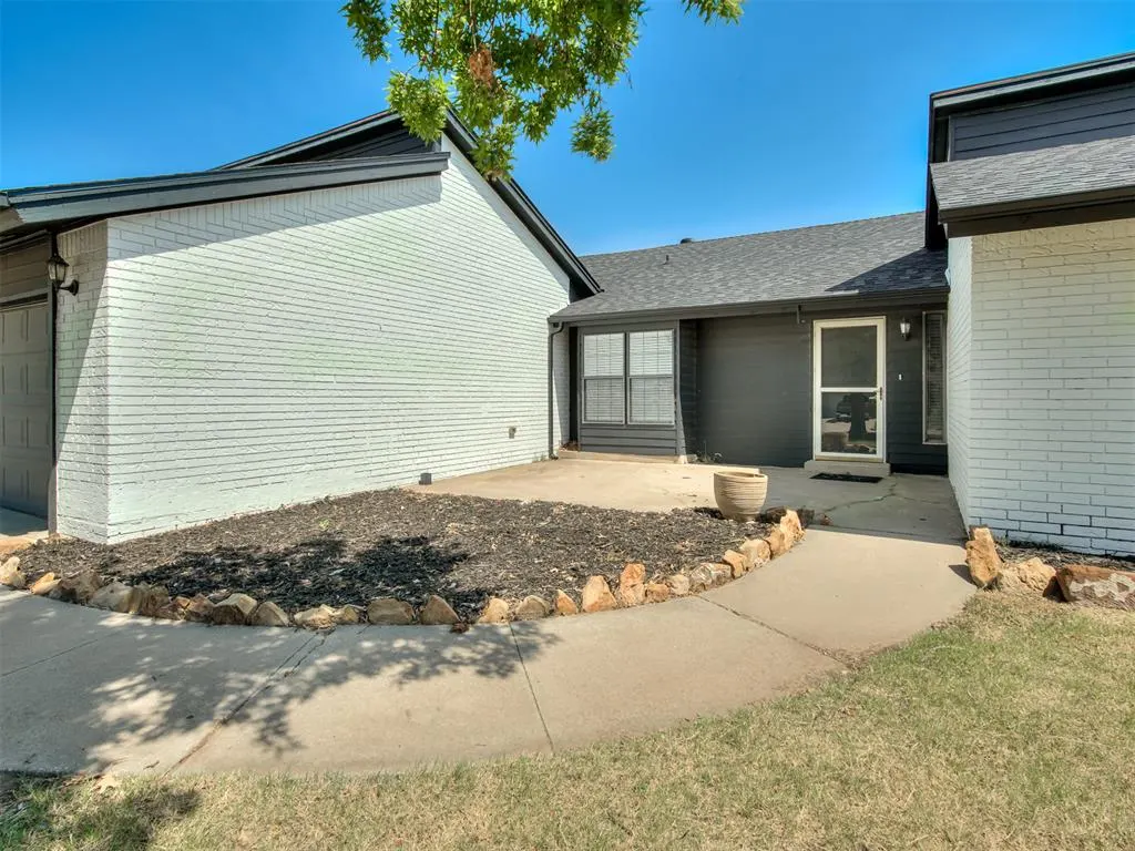Photo 4 — 7409 NW 103rd Terrace, Oklahoma City, OK 73162