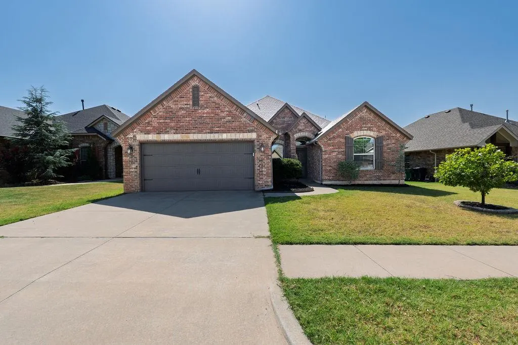 Front exterior — 19033 Meadows Crossing Drive, Edmond, OK 73012