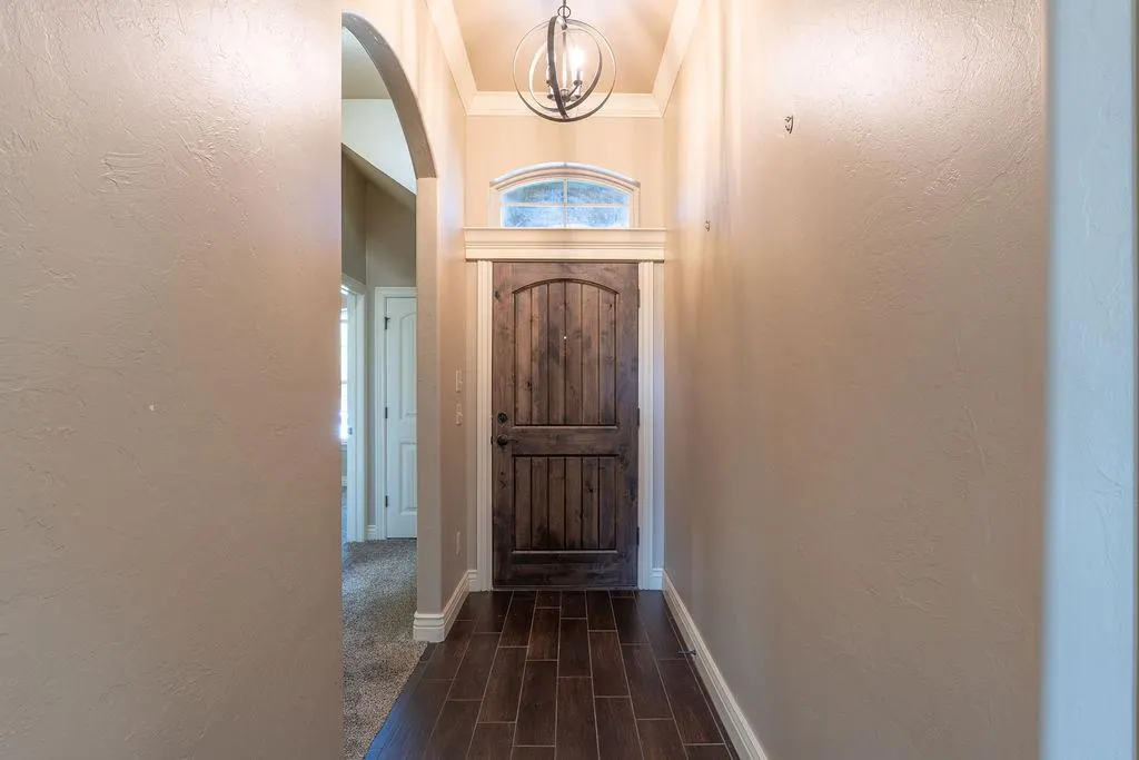 Photo 3 — 19033 Meadows Crossing Drive, Edmond, OK 73012