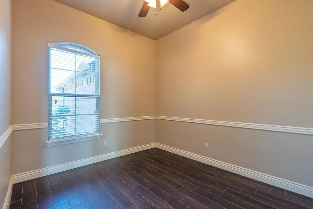Photo 4 — 19033 Meadows Crossing Drive, Edmond, OK 73012