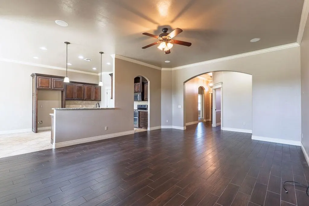 Photo 7 — 19033 Meadows Crossing Drive, Edmond, OK 73012