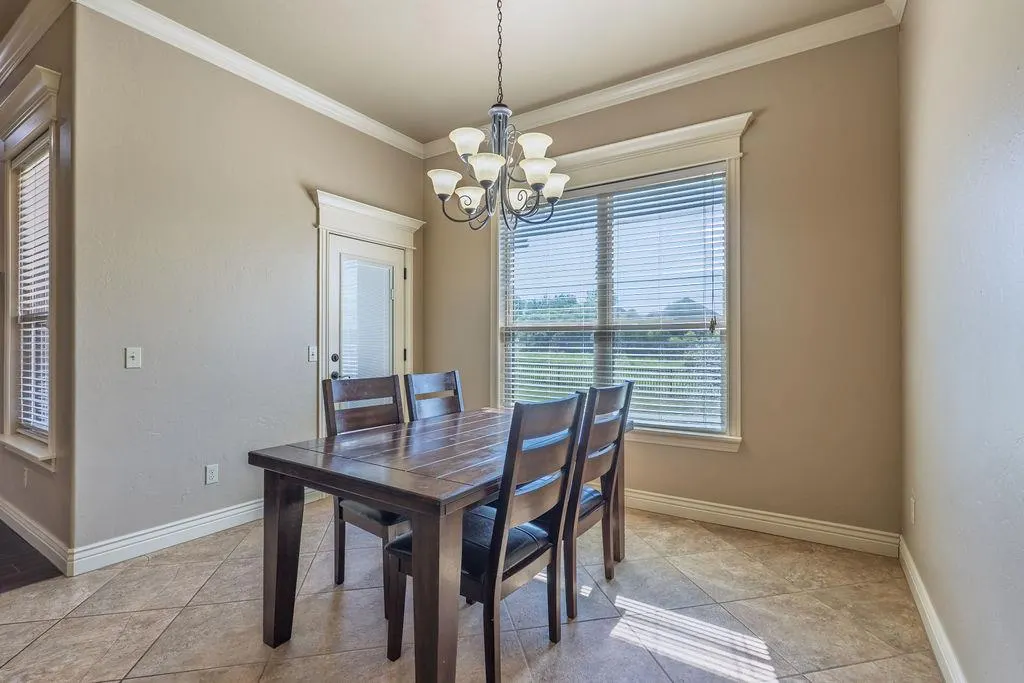 Photo 11 — 19033 Meadows Crossing Drive, Edmond, OK 73012