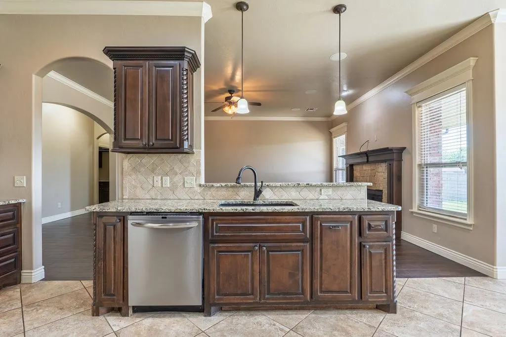 Photo 12 — 19033 Meadows Crossing Drive, Edmond, OK 73012
