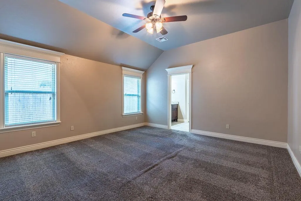 Photo 19 — 19033 Meadows Crossing Drive, Edmond, OK 73012