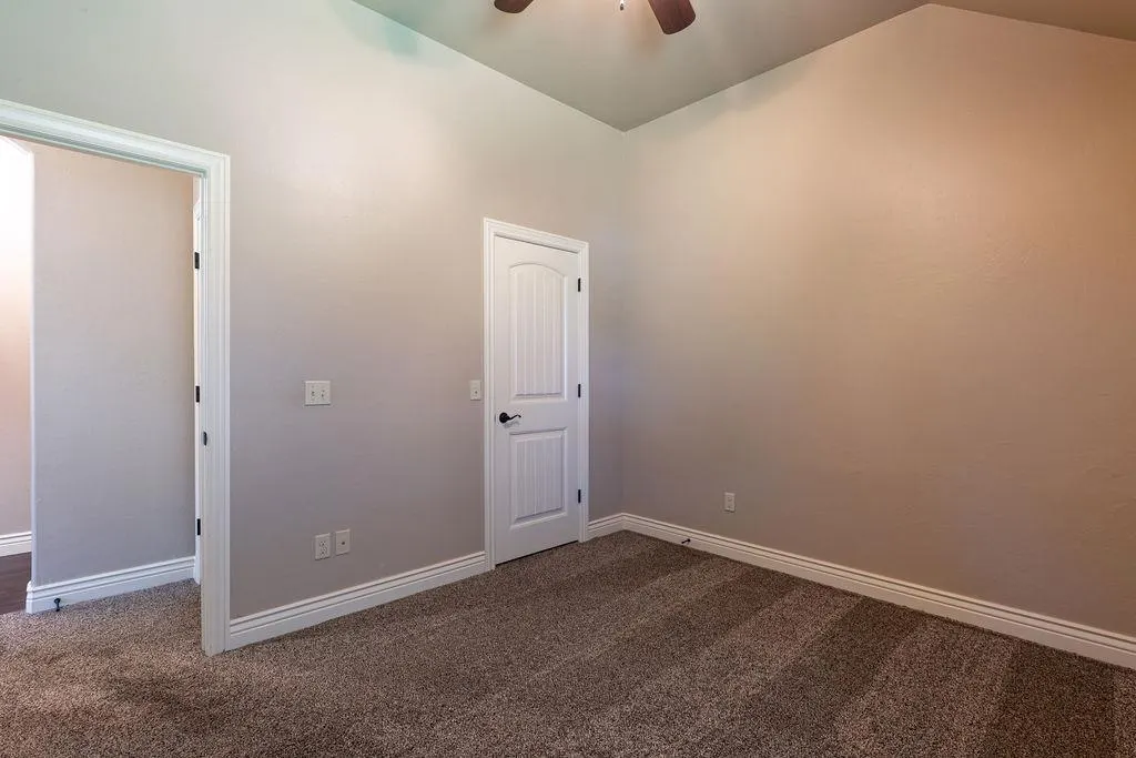 Photo 27 — 19033 Meadows Crossing Drive, Edmond, OK 73012
