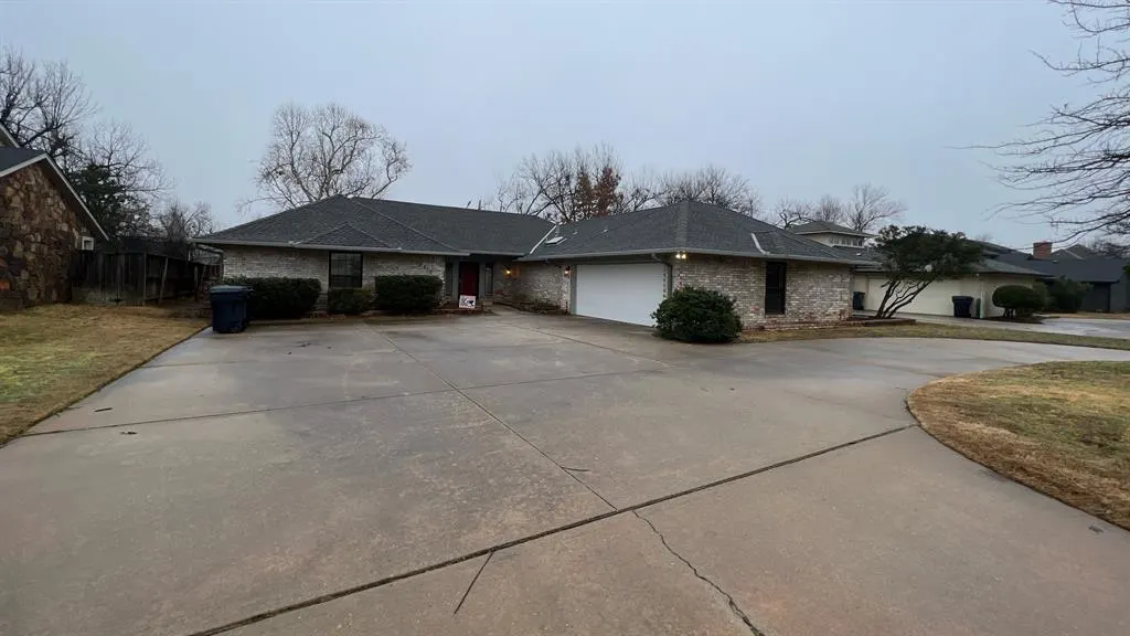 Photo 4 — 12510 Maple Ridge Road, Oklahoma City, OK 73120