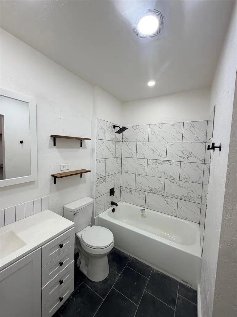 Photo 7 — 524 S 8th Street, Clinton, OK 73601