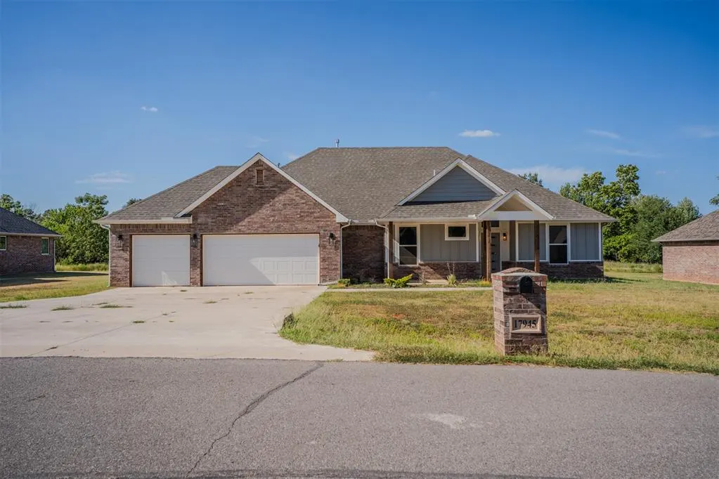 Front exterior — 17945 Salem Road, Choctaw, OK 73020
