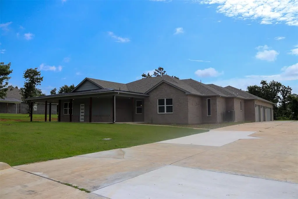Photo 2 — 1716 Kalidy Drive, Choctaw, OK 73020