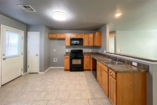 Photo 6 — 7802 Bennie Terrace, Oklahoma City, OK 73135