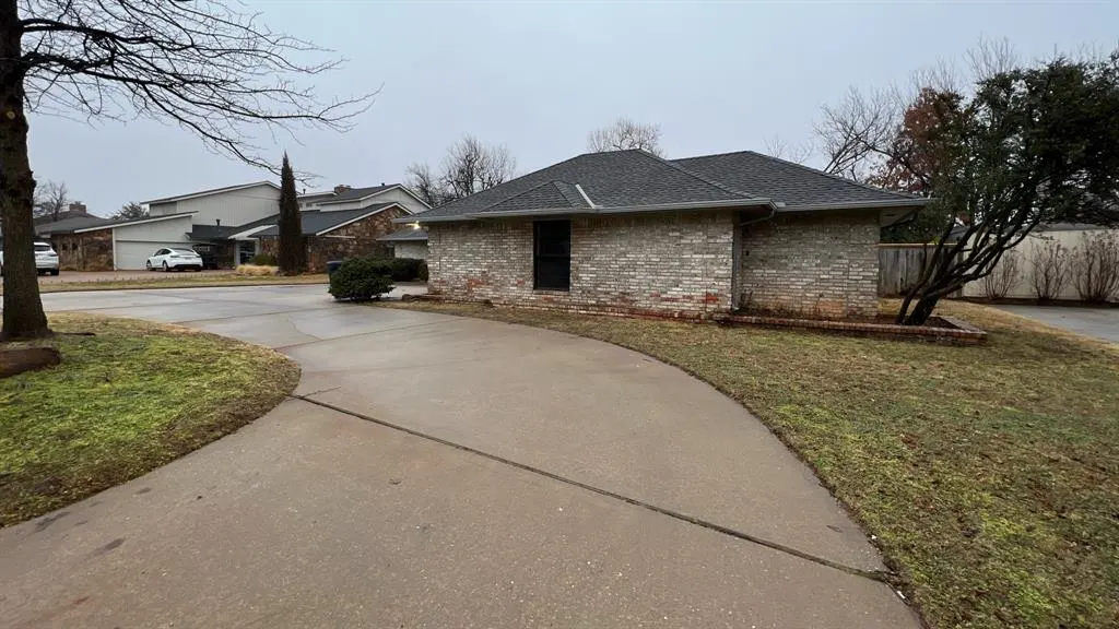Photo 3 — 12510 Maple Ridge Road, Oklahoma City, OK 73120