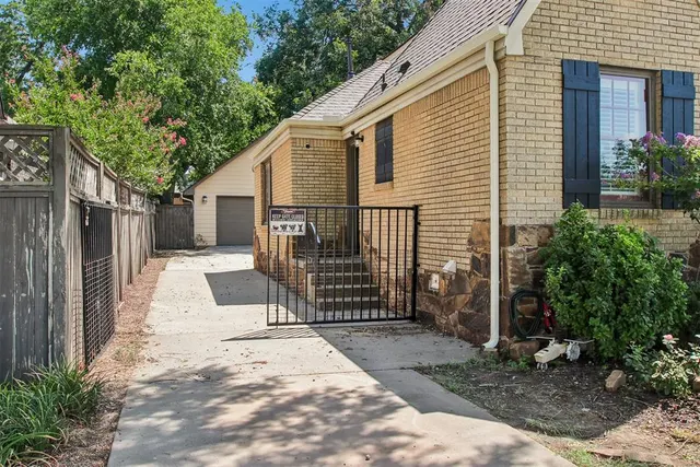 Photo 6 — 2304 NW 27th Street, Oklahoma City, OK 73107