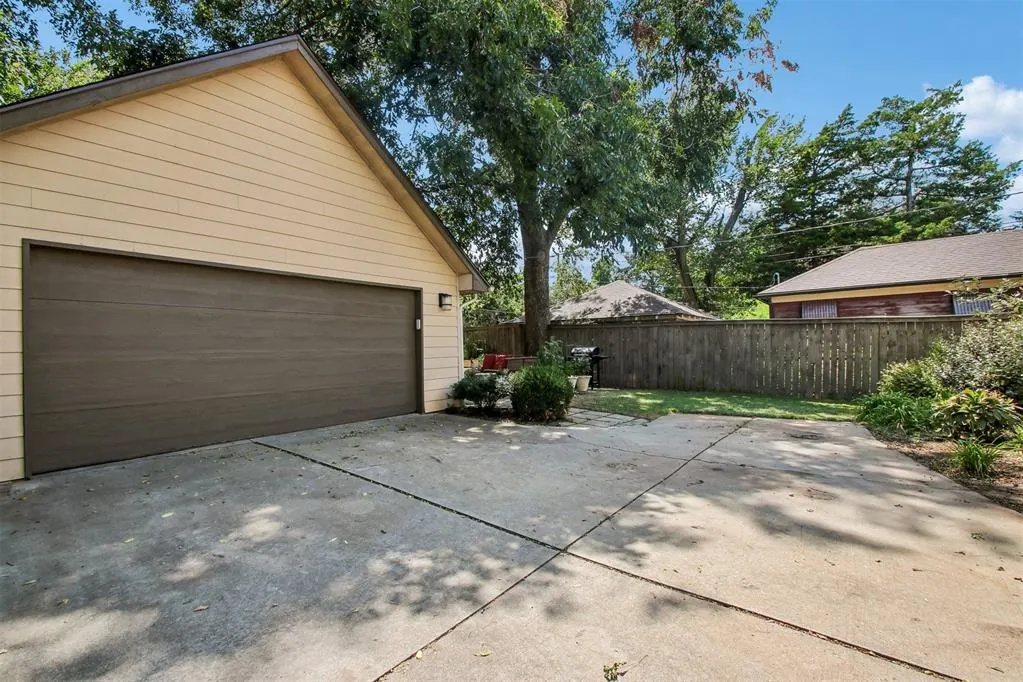 Photo 33 — 2304 NW 27th Street, Oklahoma City, OK 73107