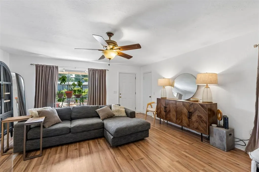 Photo 4 — 4012 NW 30th Terrace, Oklahoma City, OK 73112