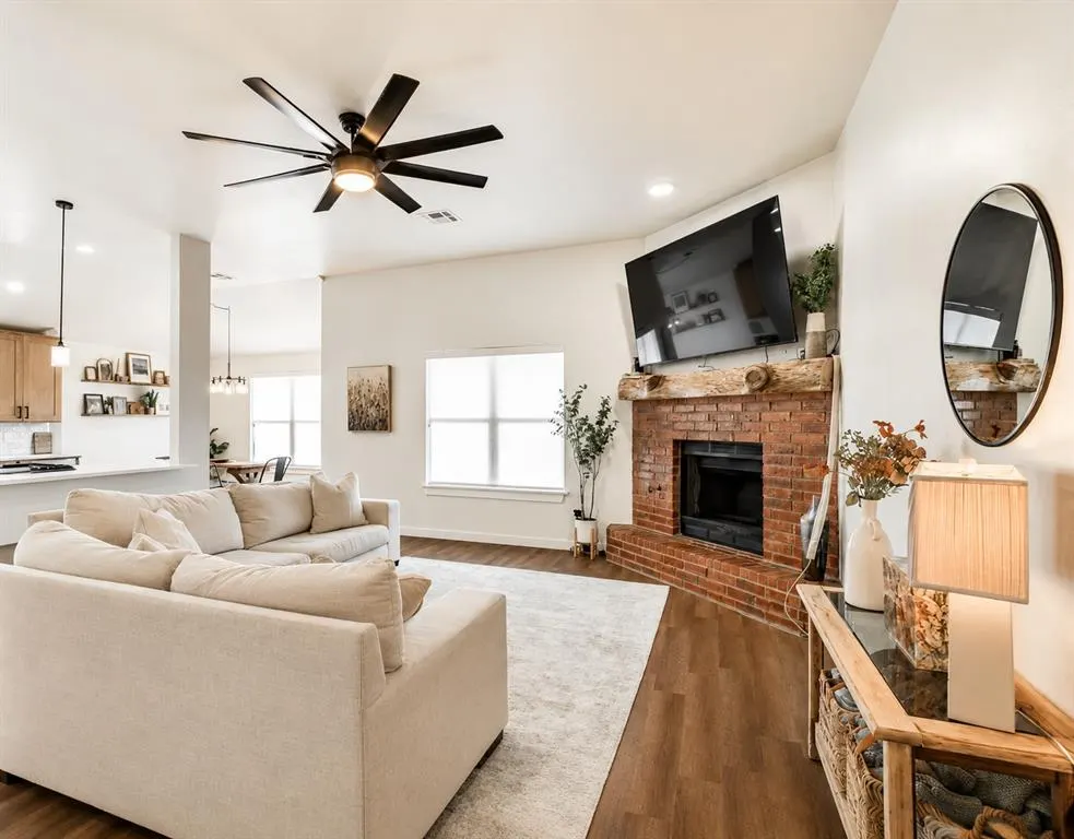 Photo 3 — 4208 Notting Hill Drive, Moore, OK 73160