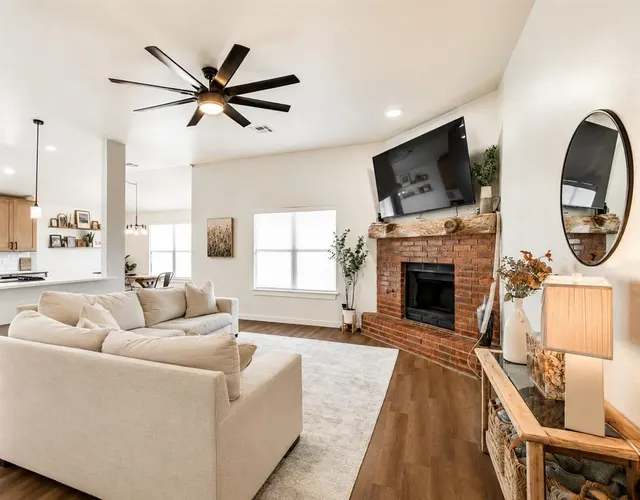 Photo 3 — 4208 Notting Hill Drive, Moore, OK 73160