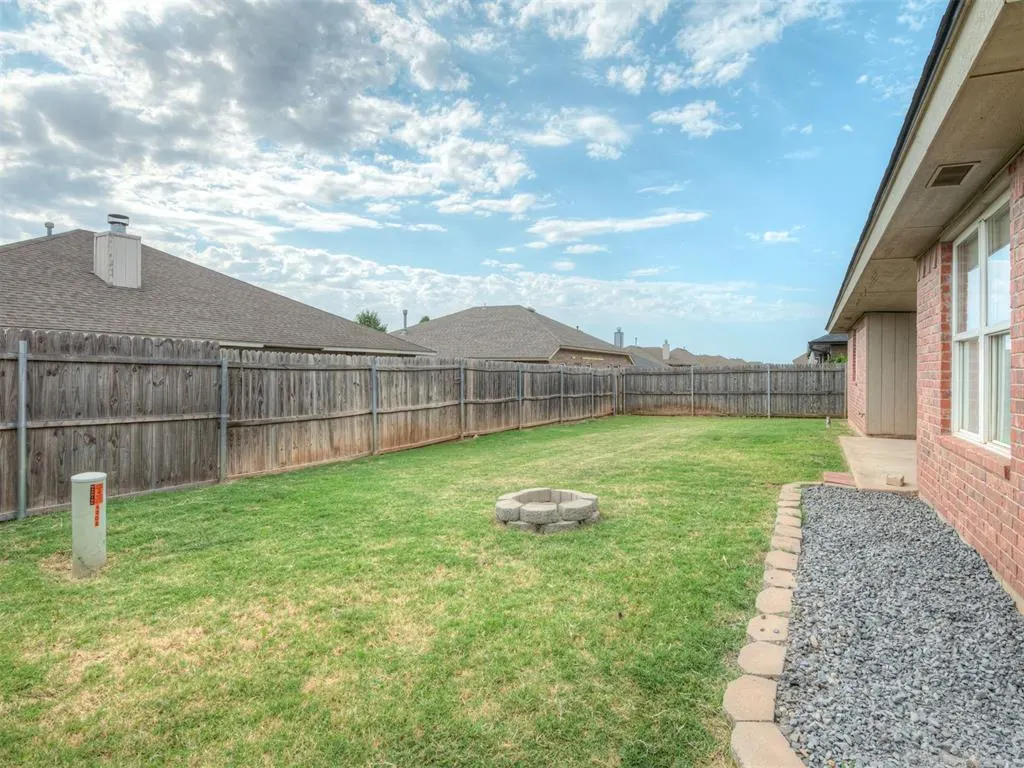 Photo 23 — 4208 Notting Hill Drive, Moore, OK 73160