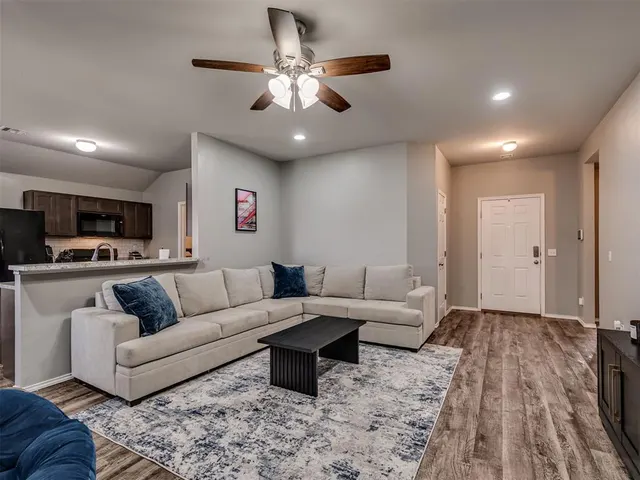 Photo 8 — 11549 NW 100th Street, Yukon, OK 73099
