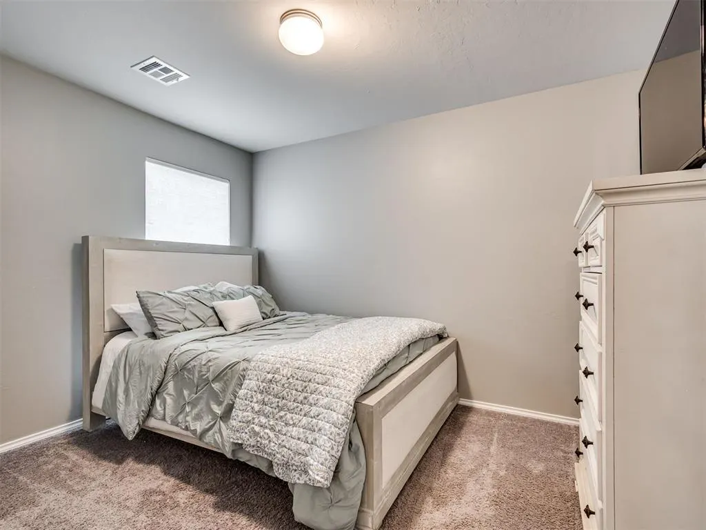Photo 25 — 11549 NW 100th Street, Yukon, OK 73099