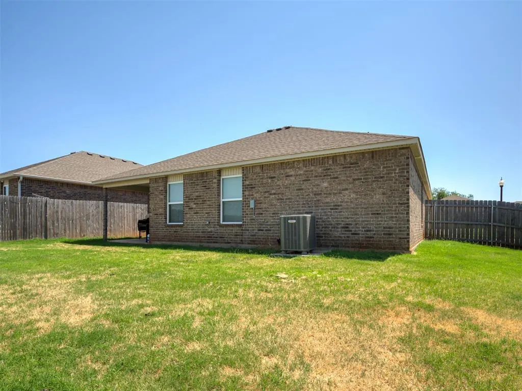 Photo 30 — 11549 NW 100th Street, Yukon, OK 73099