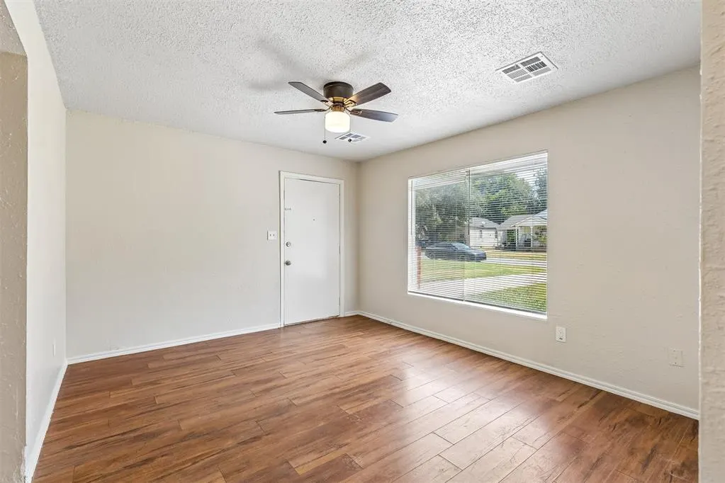 Photo 2 — 1913 Elm Drive, Oklahoma City, OK 73115