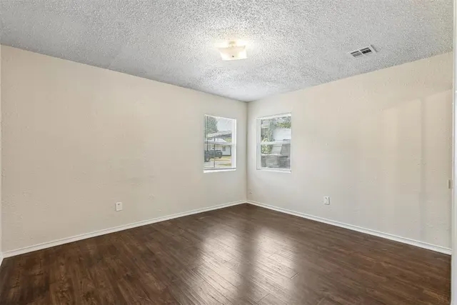 Photo 8 — 1913 Elm Drive, Oklahoma City, OK 73115