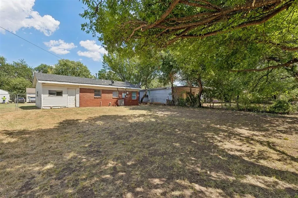 Photo 11 — 1913 Elm Drive, Oklahoma City, OK 73115