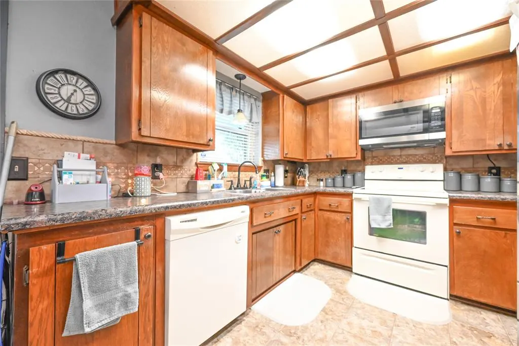 Photo 11 — 2303 Farris Place, Chickasha, OK 73018