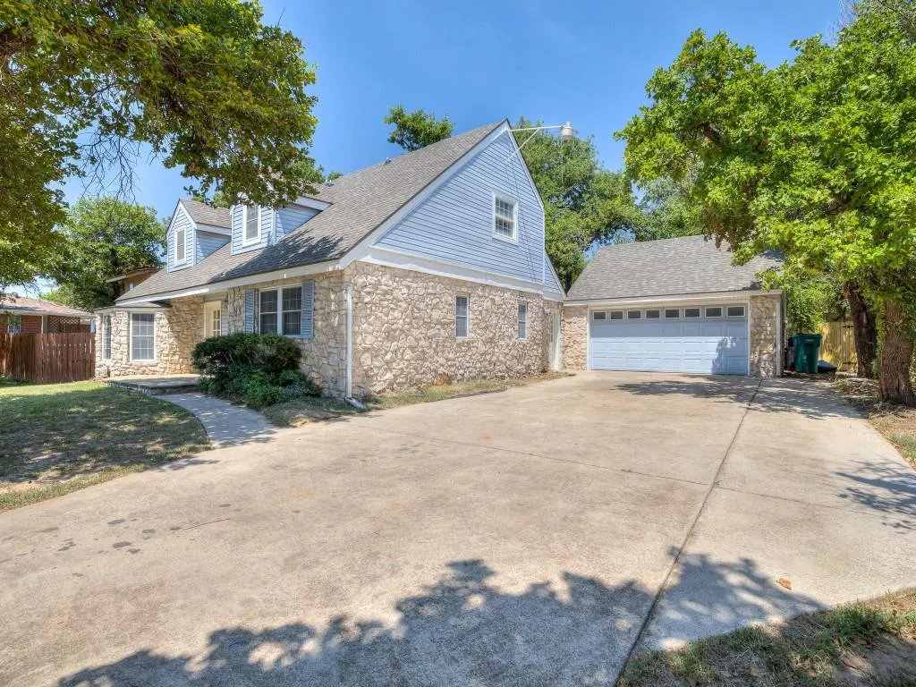 Photo 2 — 7933 NW 14th Street, Oklahoma City, OK 73127