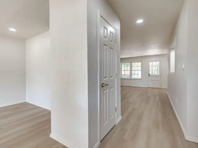 Photo 4 — 7933 NW 14th Street, Oklahoma City, OK 73127