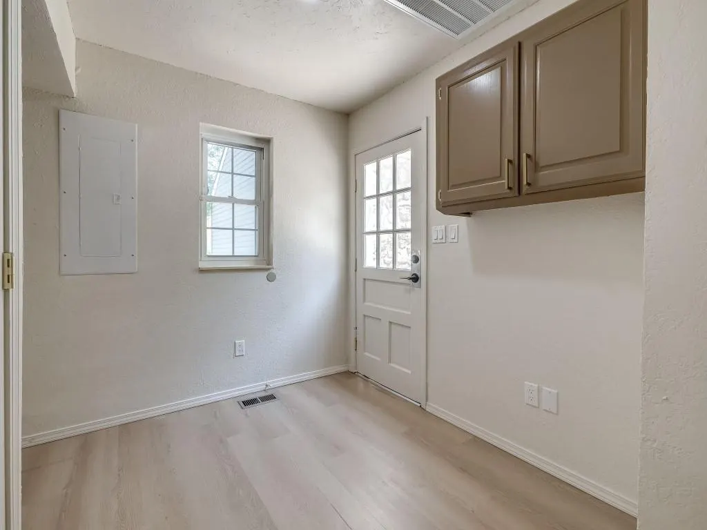 Photo 13 — 7933 NW 14th Street, Oklahoma City, OK 73127
