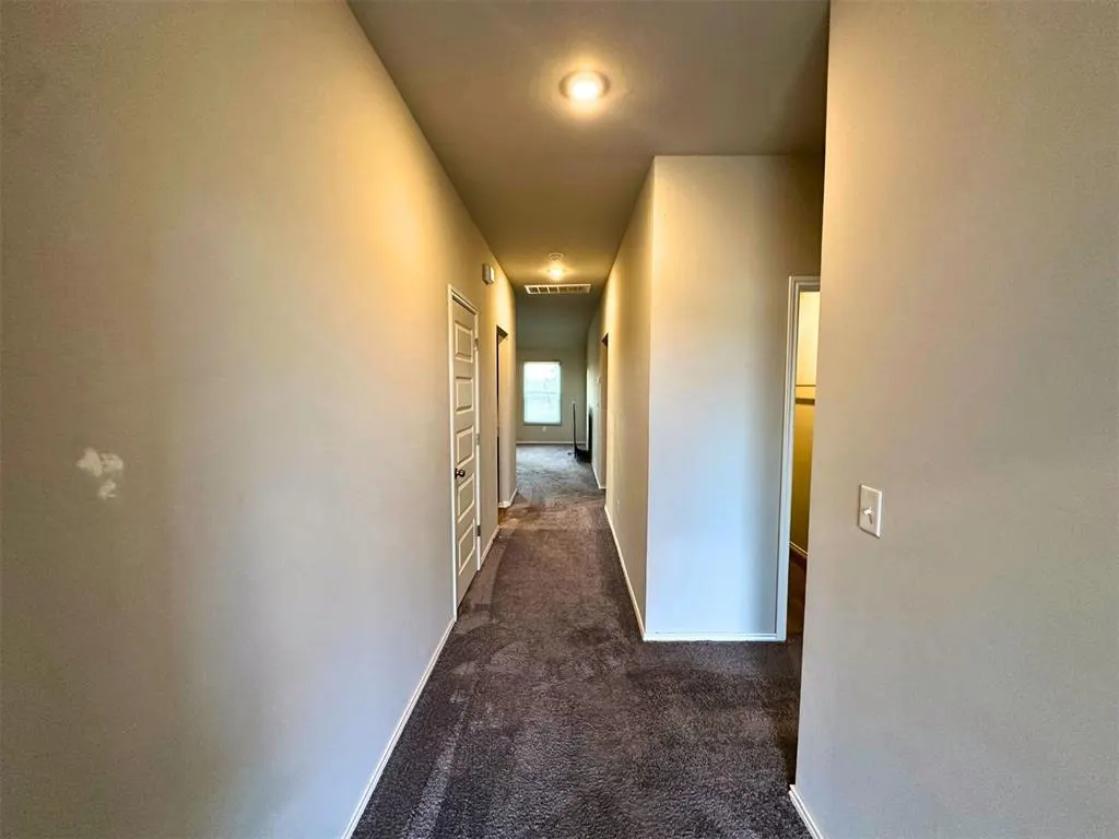 Photo 5 — 2000 Meek Cutoff Drive, El Reno, OK 73036