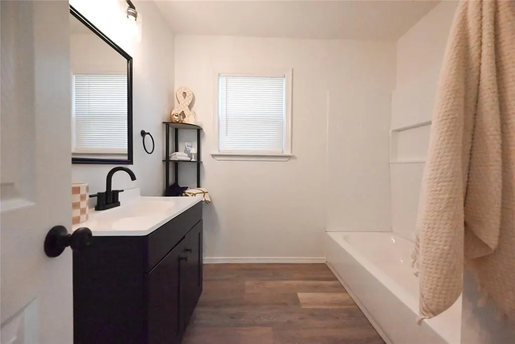 Photo 11 — 214 N 17th Street, Chickasha, OK 73018