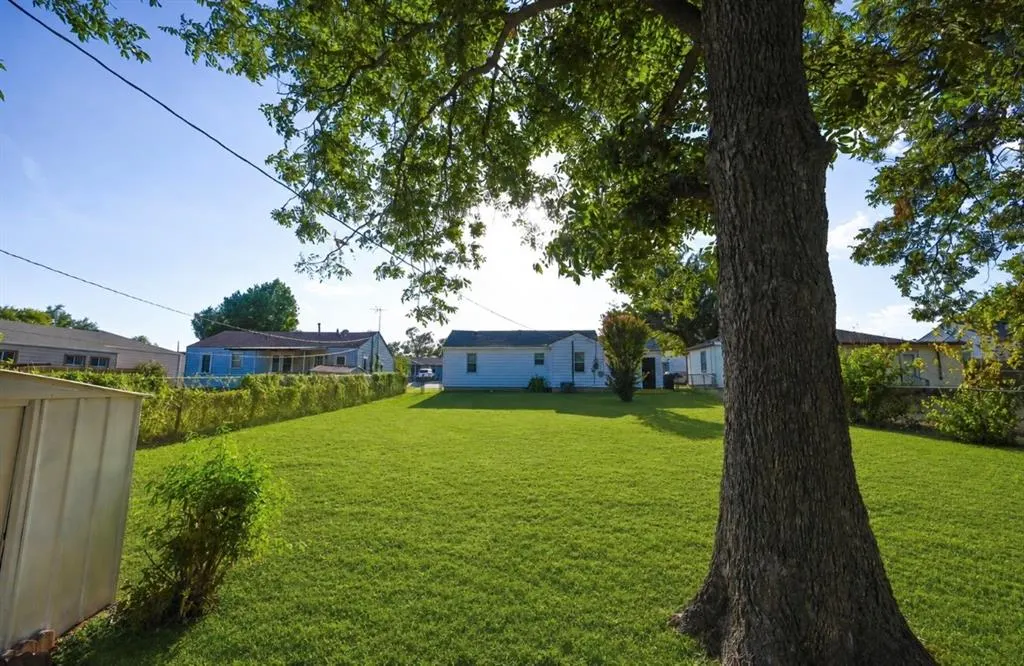 Photo 19 — 214 N 17th Street, Chickasha, OK 73018