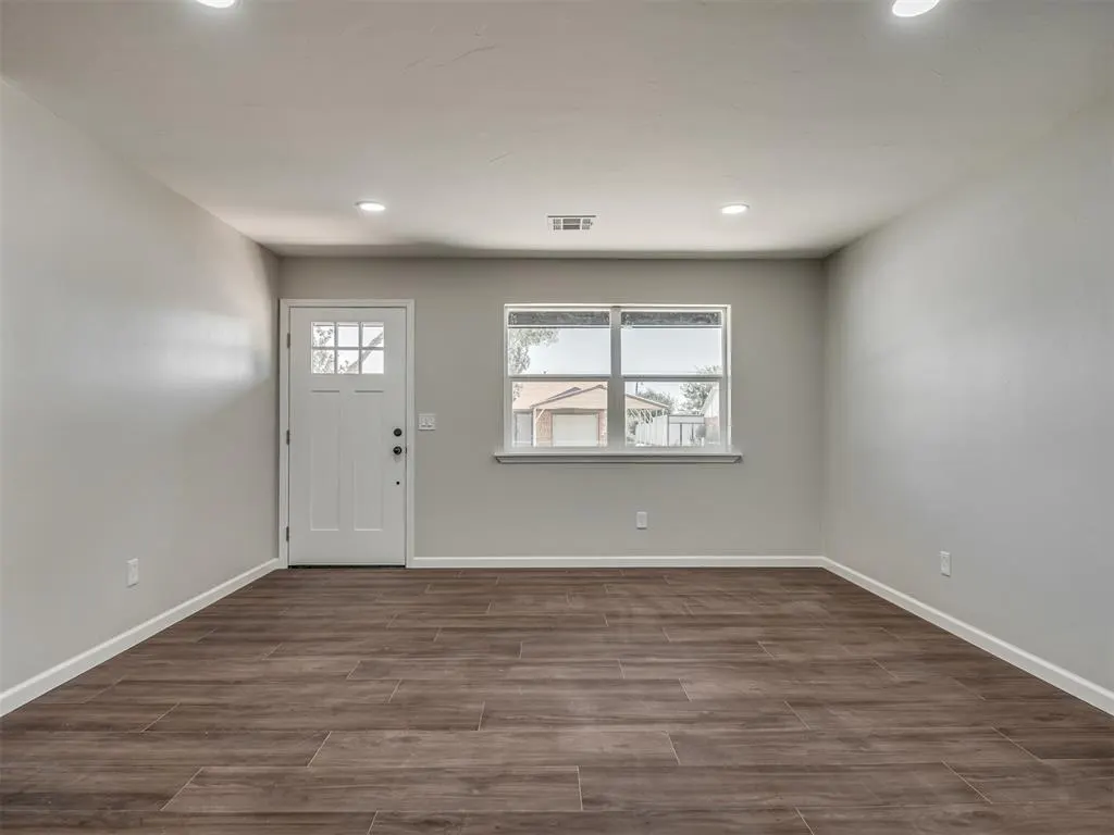 Photo 10 — 507 S Scott Street, Wayne, OK 73095
