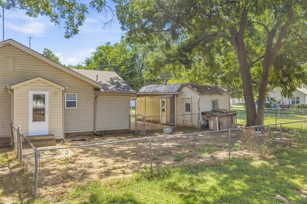 Photo 24 — 407 S Texas Street, Elmore City, OK 73433