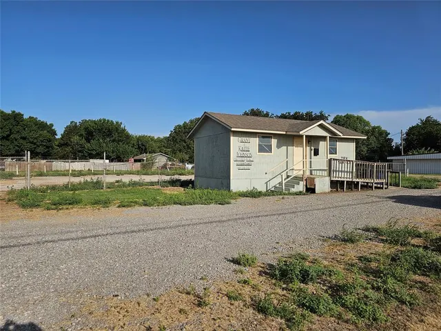 Photo 2 — 600 SE 4th Street, Lindsay, OK 73052