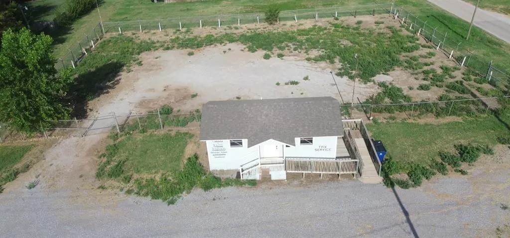 Photo 13 — 600 SE 4th Street, Lindsay, OK 73052