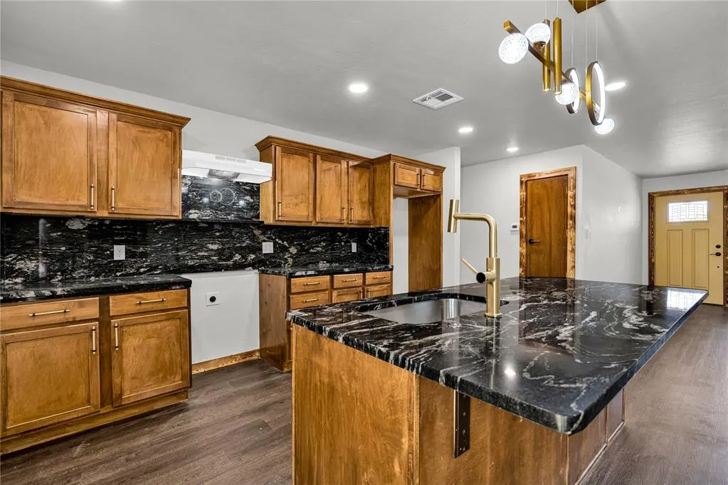 Photo 7 — 2303 NW 47th Street, Lawton, OK 73505