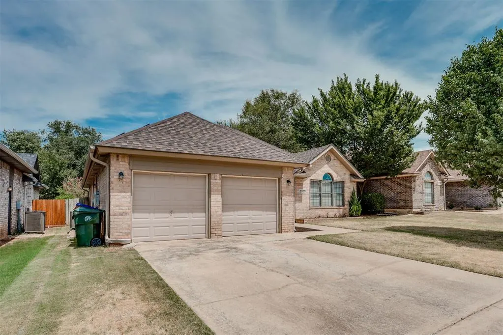 Photo 6 — 9925 Fox Fair Hollow, Midwest City, OK 73130