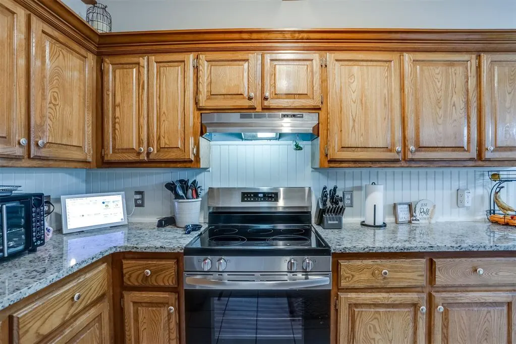Photo 17 — 9925 Fox Fair Hollow, Midwest City, OK 73130