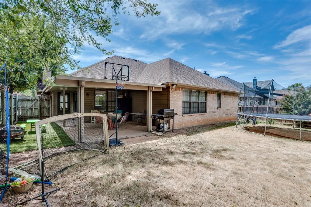 Photo 34 — 9925 Fox Fair Hollow, Midwest City, OK 73130