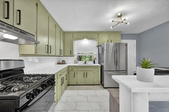 Photo 7 — 3601 Woodside Drive, Midwest City, OK 73110