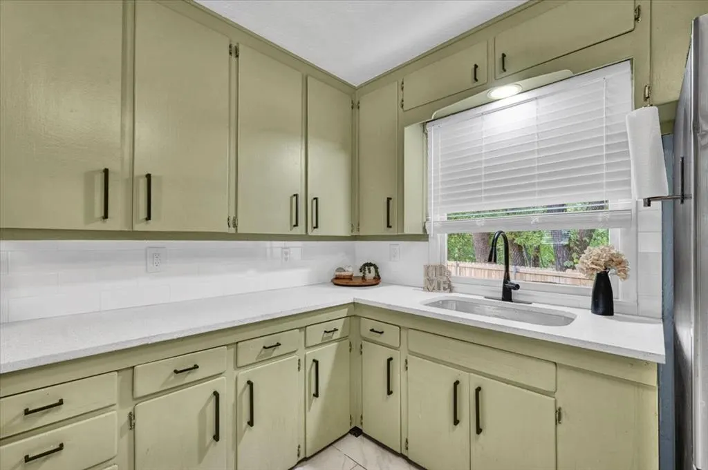 Photo 8 — 3601 Woodside Drive, Midwest City, OK 73110