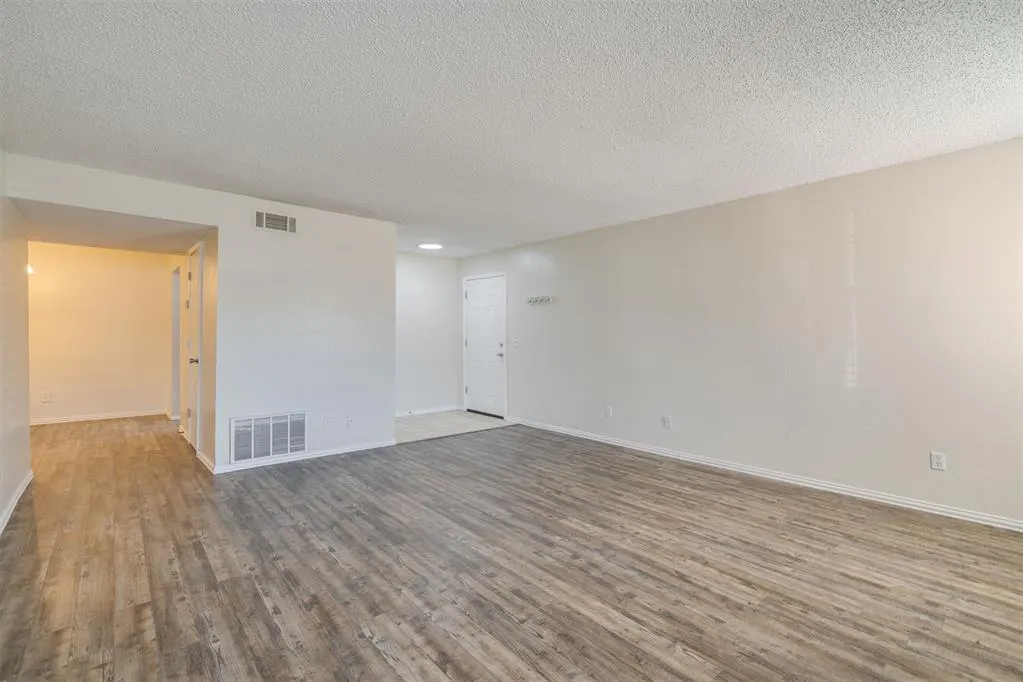 Photo 8 — 2628 N Ann Arbor Avenue 102, Oklahoma City, OK 73127