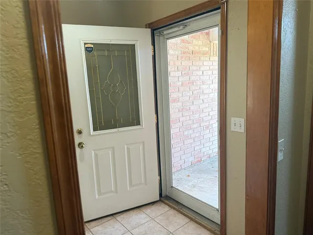 Photo 2 — 5812 SE 9th Street, Midwest City, OK 73110