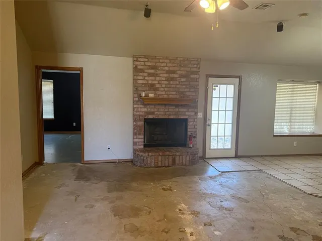 Photo 4 — 5812 SE 9th Street, Midwest City, OK 73110